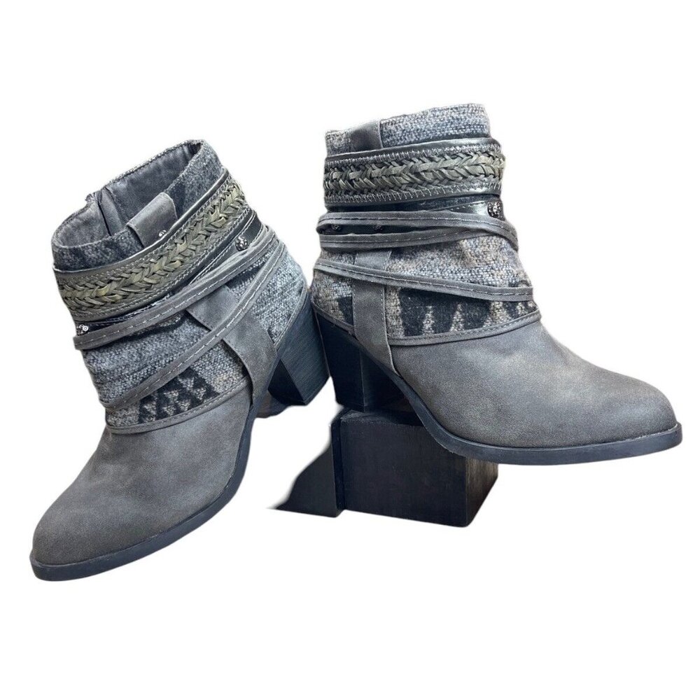 Wallflower Women's Straps Zip Embellish Braided Hildred Booties Grey SZ 10M